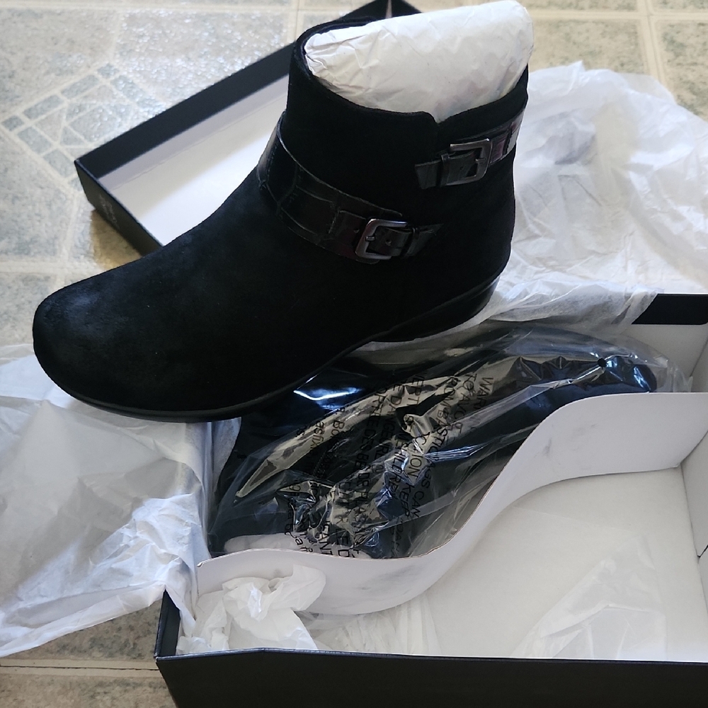 Naturalizer Black Ankle Booties with Decorative Buckles